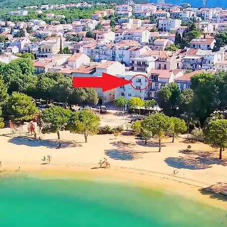 By The Nona 茨里克韦尼察